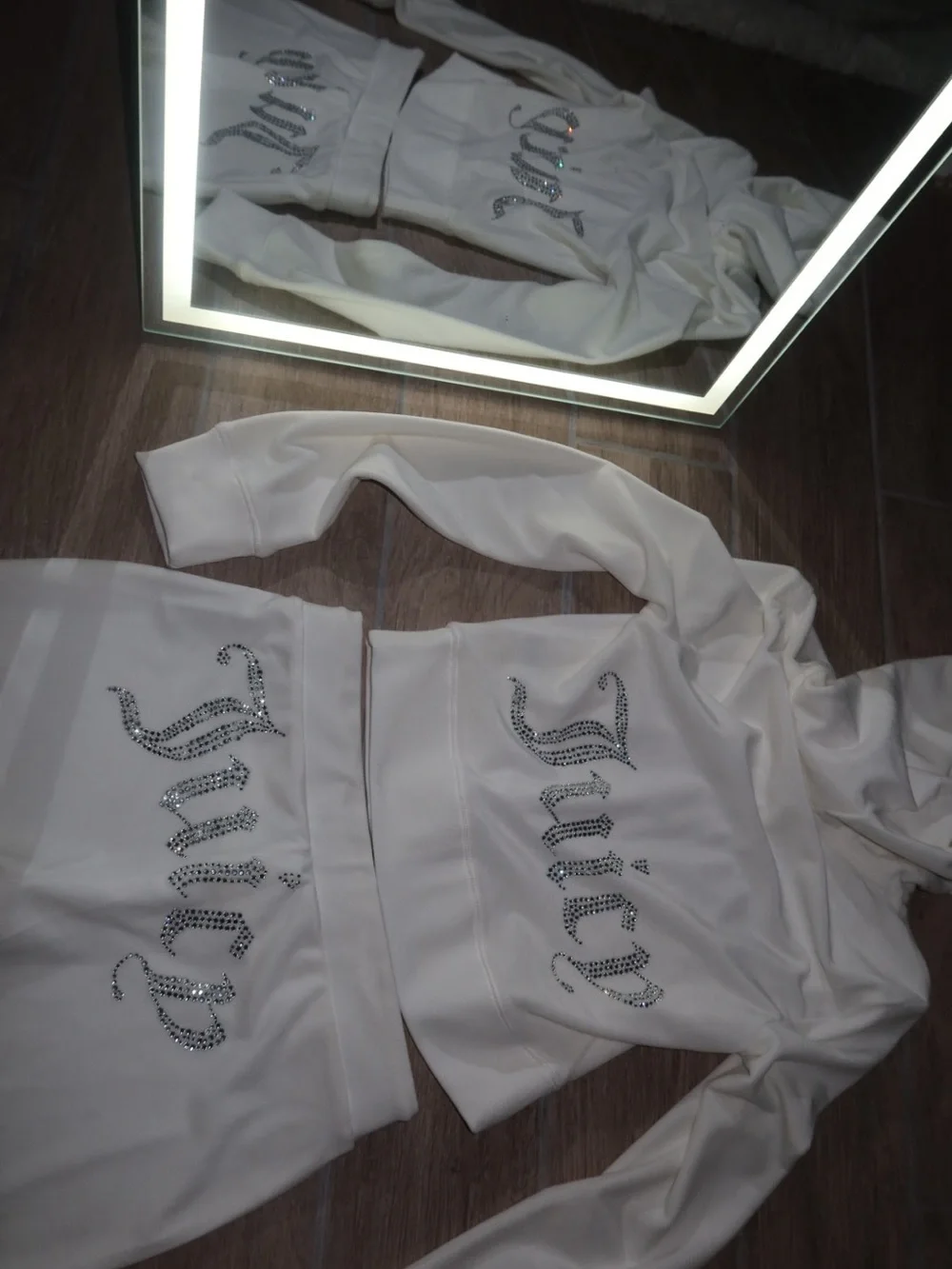 Juicy Couture white rhinestone velour tracksuit set - Picture 4 of 10